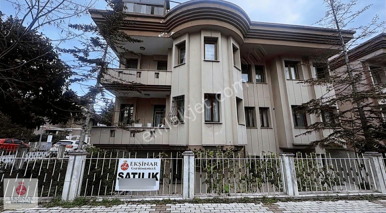 Ekşinar Gayrimenkul'den Adakale'de 4+1 Bahçeli Satılık Daire