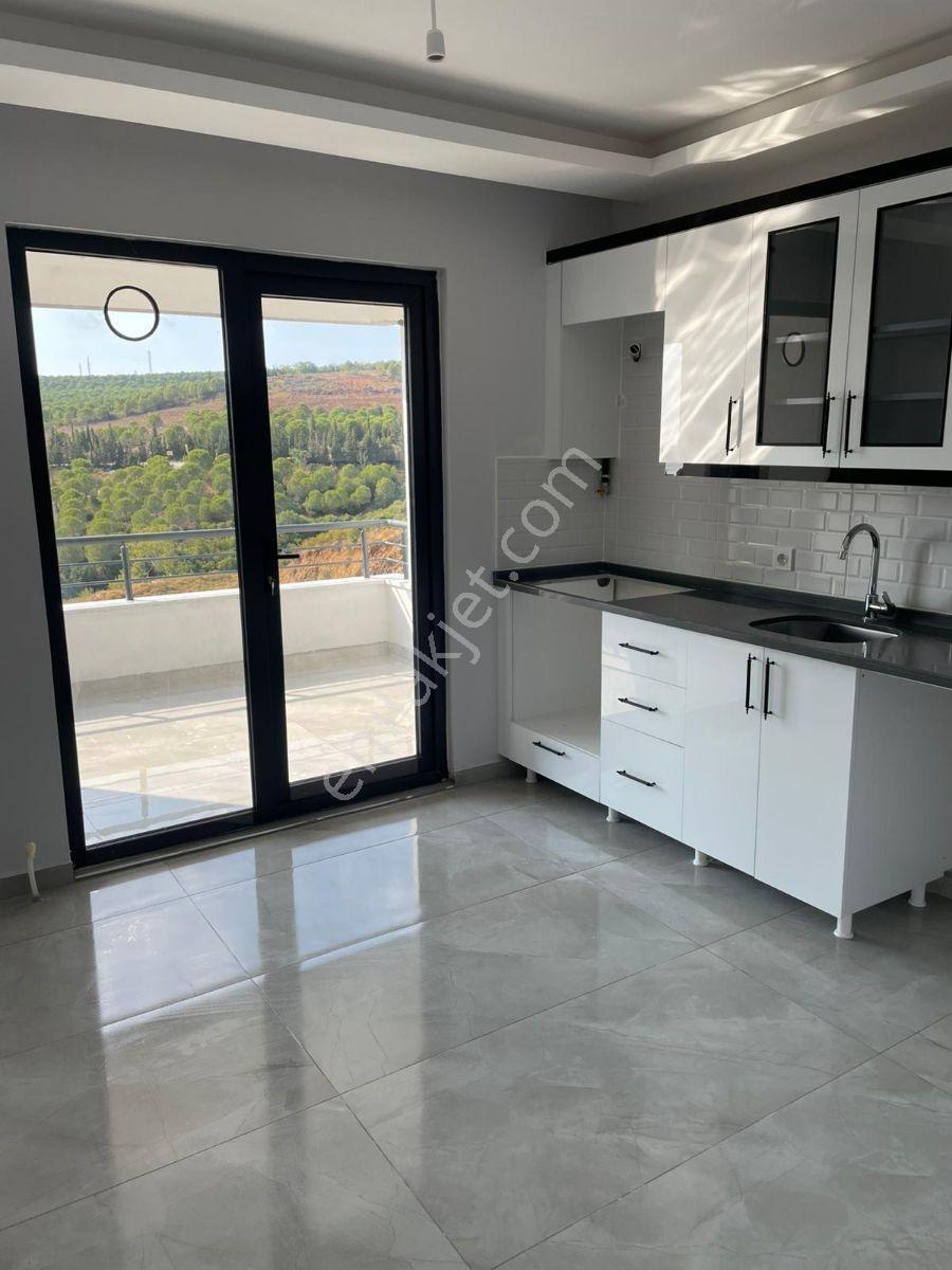 Yalova Armutlu'da 2+1 60 M2net Atılık Yazlık 1ci Kat Takasa Acık