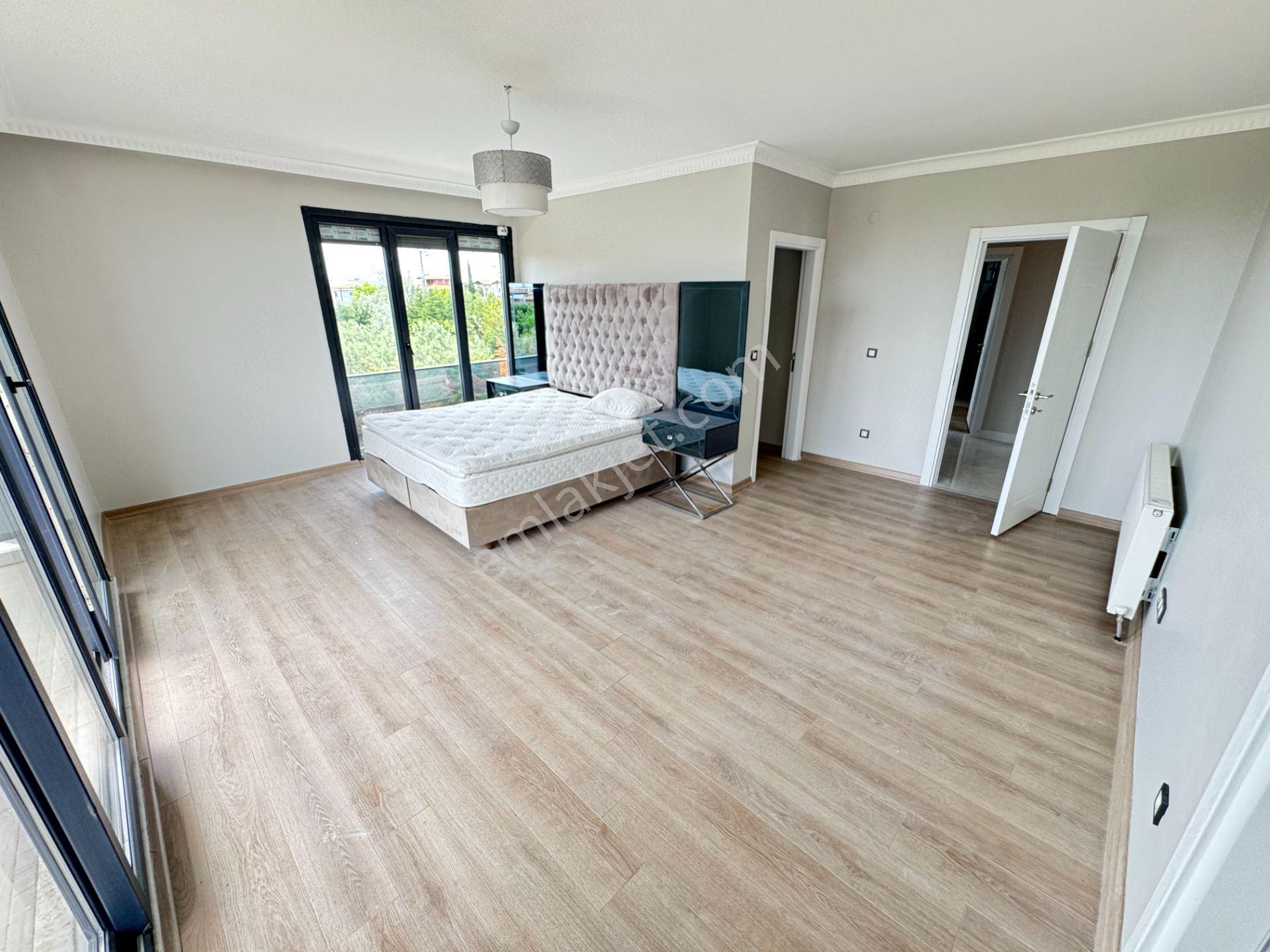 Silivride Deniz Manzaralı Satılık Sıfır 6+2 Lüks Villa - Görsel 21