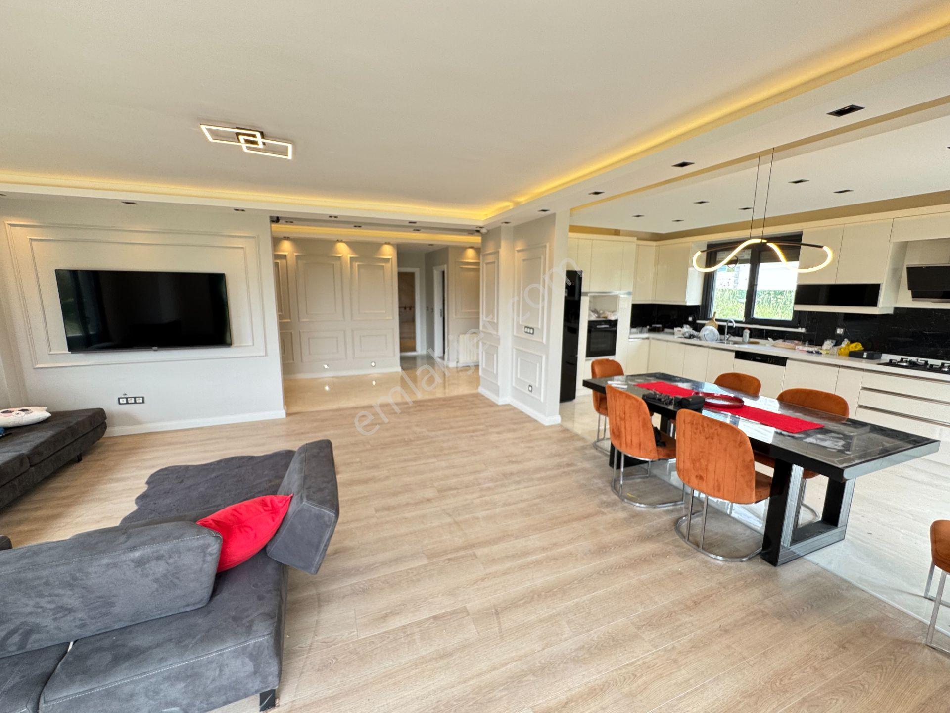 Silivride Deniz Manzaralı Satılık Sıfır 6+2 Lüks Villa - Görsel 13
