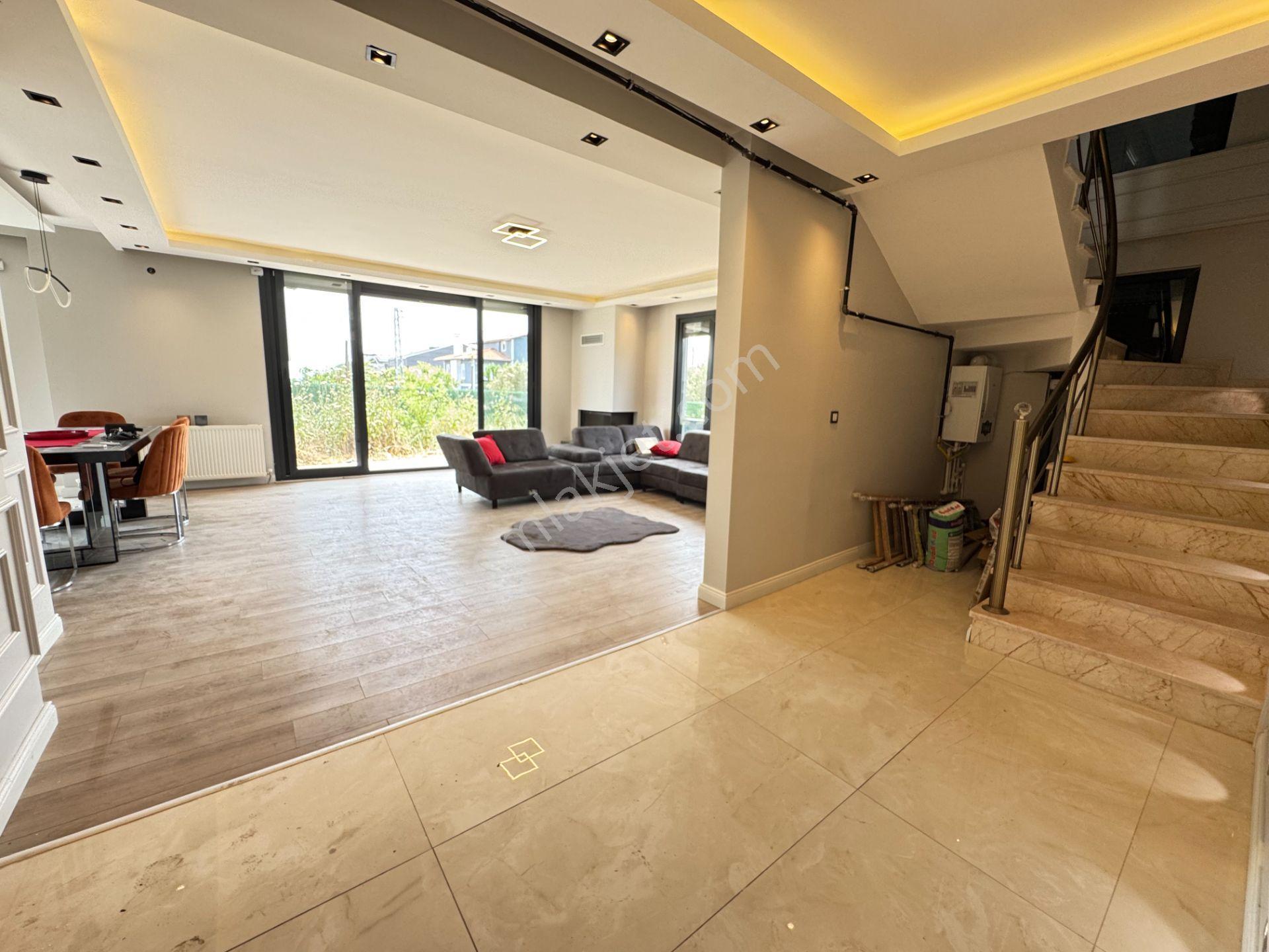 Silivride Deniz Manzaralı Satılık Sıfır 6+2 Lüks Villa - Görsel 5