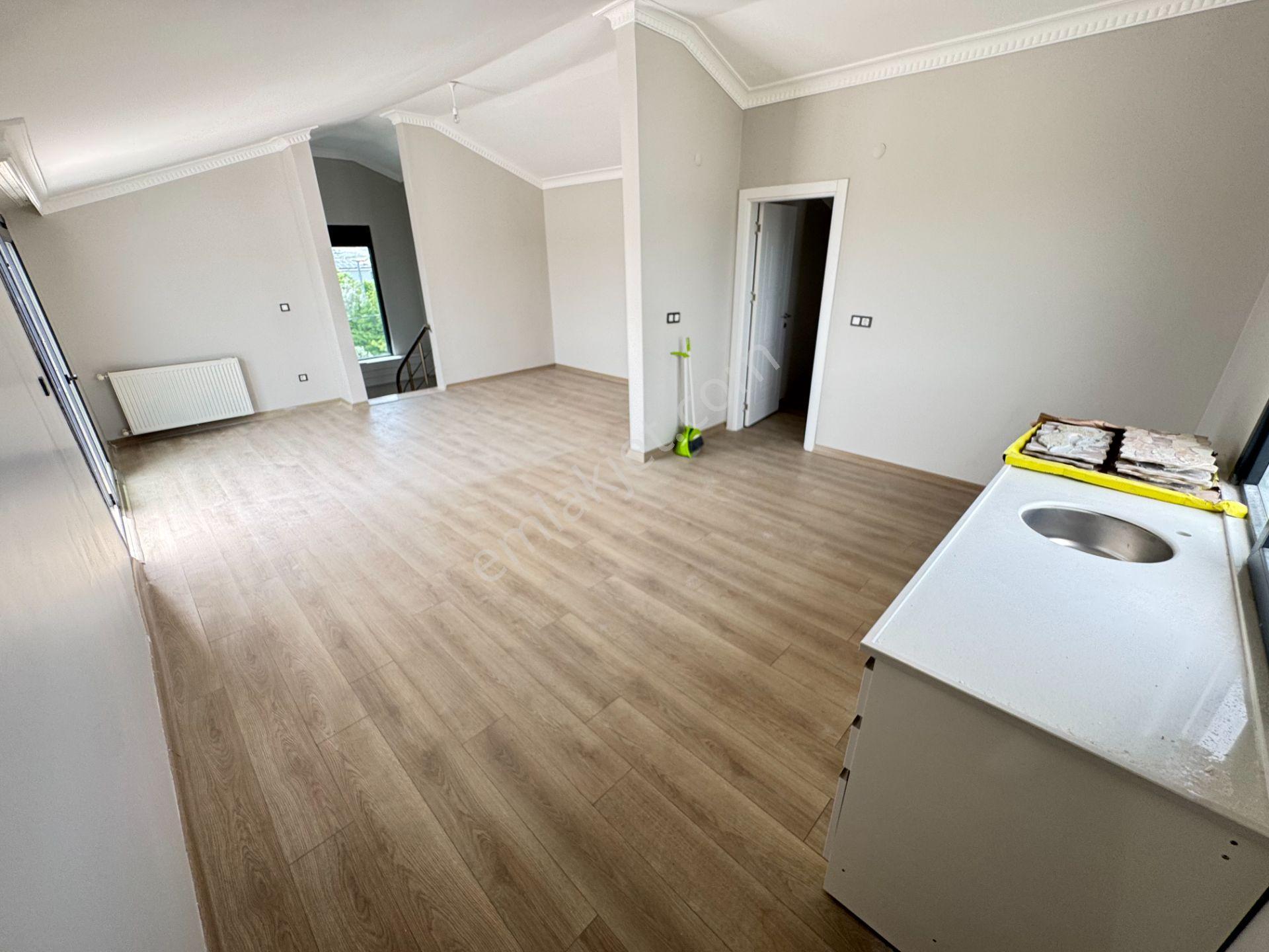 Silivride Deniz Manzaralı Satılık Sıfır 6+2 Lüks Villa - Görsel 34