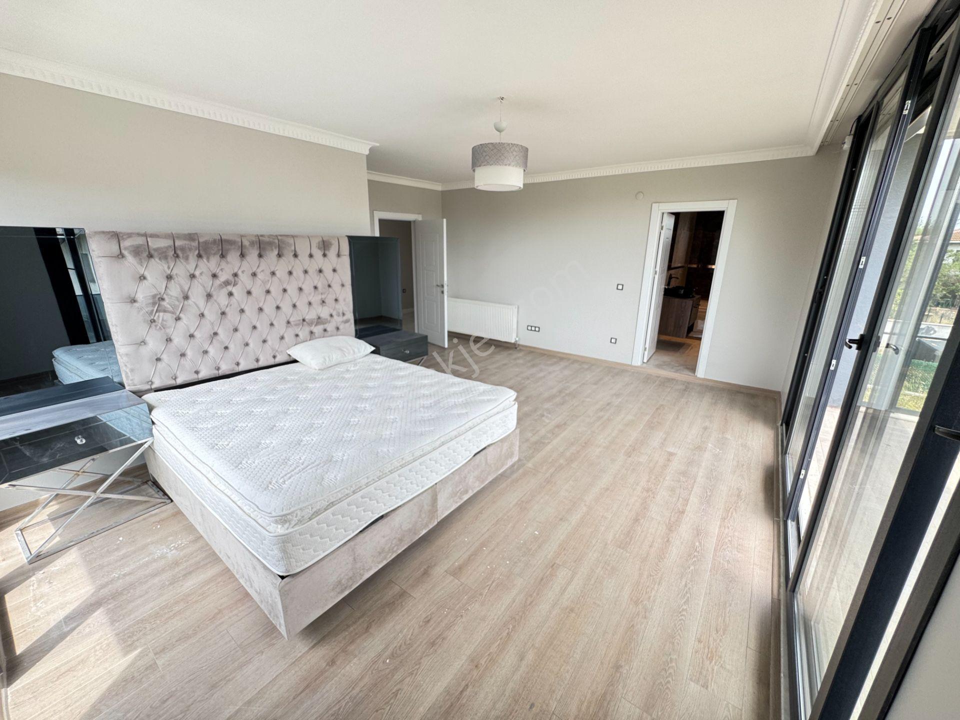 Silivride Deniz Manzaralı Satılık Sıfır 6+2 Lüks Villa - Görsel 22