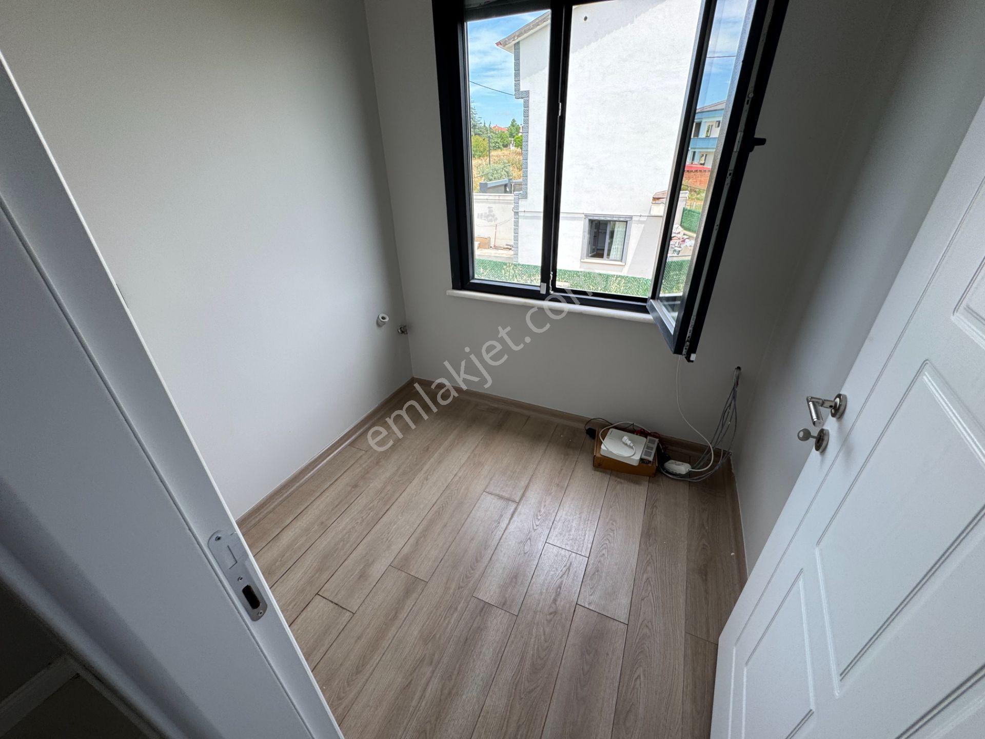 Silivride Deniz Manzaralı Satılık Sıfır 6+2 Lüks Villa - Görsel 23