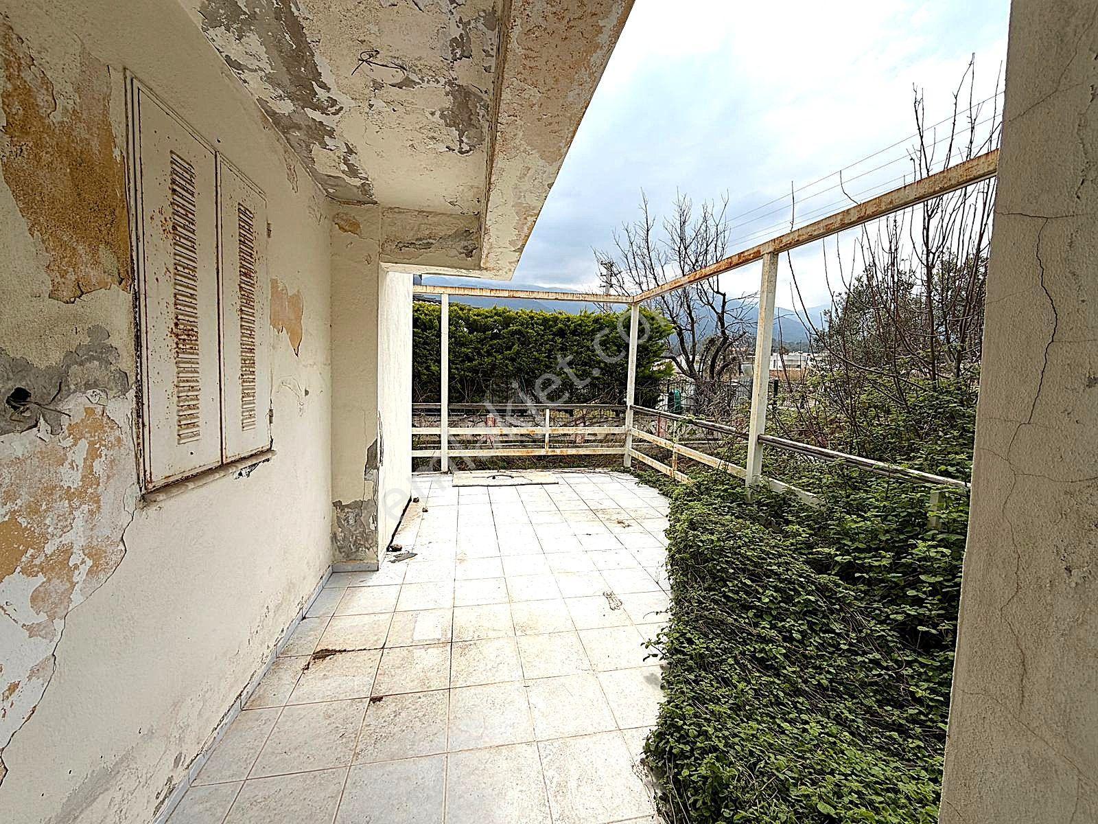 Kuşadası Güzelçamlı'da Sahile 300 Mt. 4+1 Satılık Triplex Villa - Görsel 8