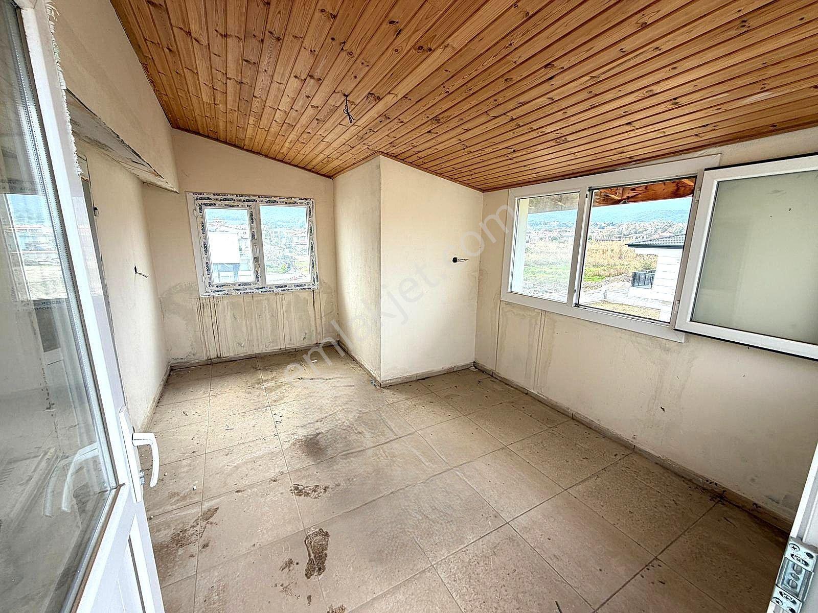 Kuşadası Güzelçamlı'da Sahile 300 Mt. 4+1 Satılık Triplex Villa - Görsel 6