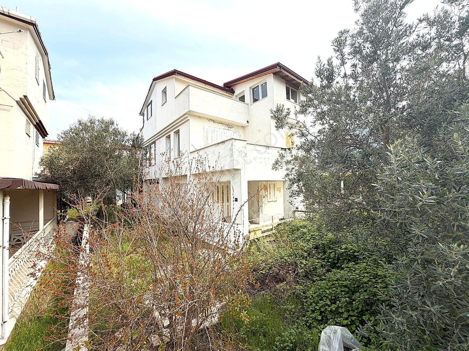 Kuşadası Güzelçamlı'da Sahile 300 Mt. 4+1 Satılık Triplex Villa - Görsel 12