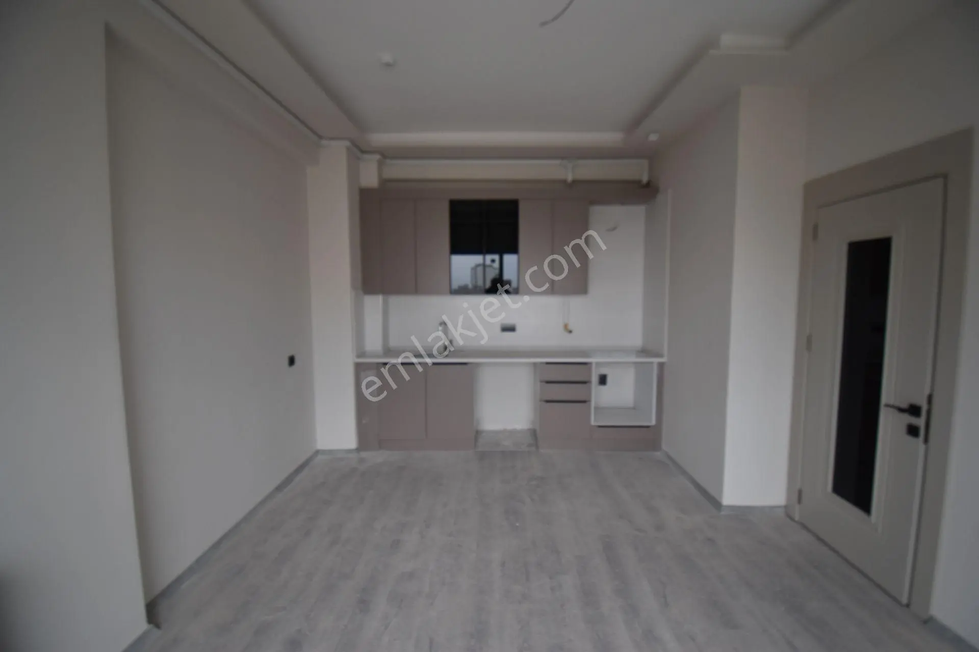 Tece'de Cadde Üzerinde, Deniz Manzaralı, Havuzlu, Satılık 1+1 - Görsel 5