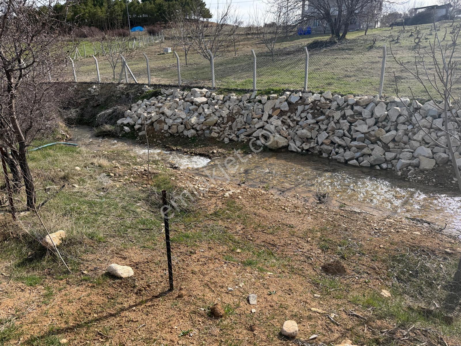 Akmezra'da Keban Yoluna Sıfır Su Elektrik Ve Çayı Olan Tarla - Görsel 10
