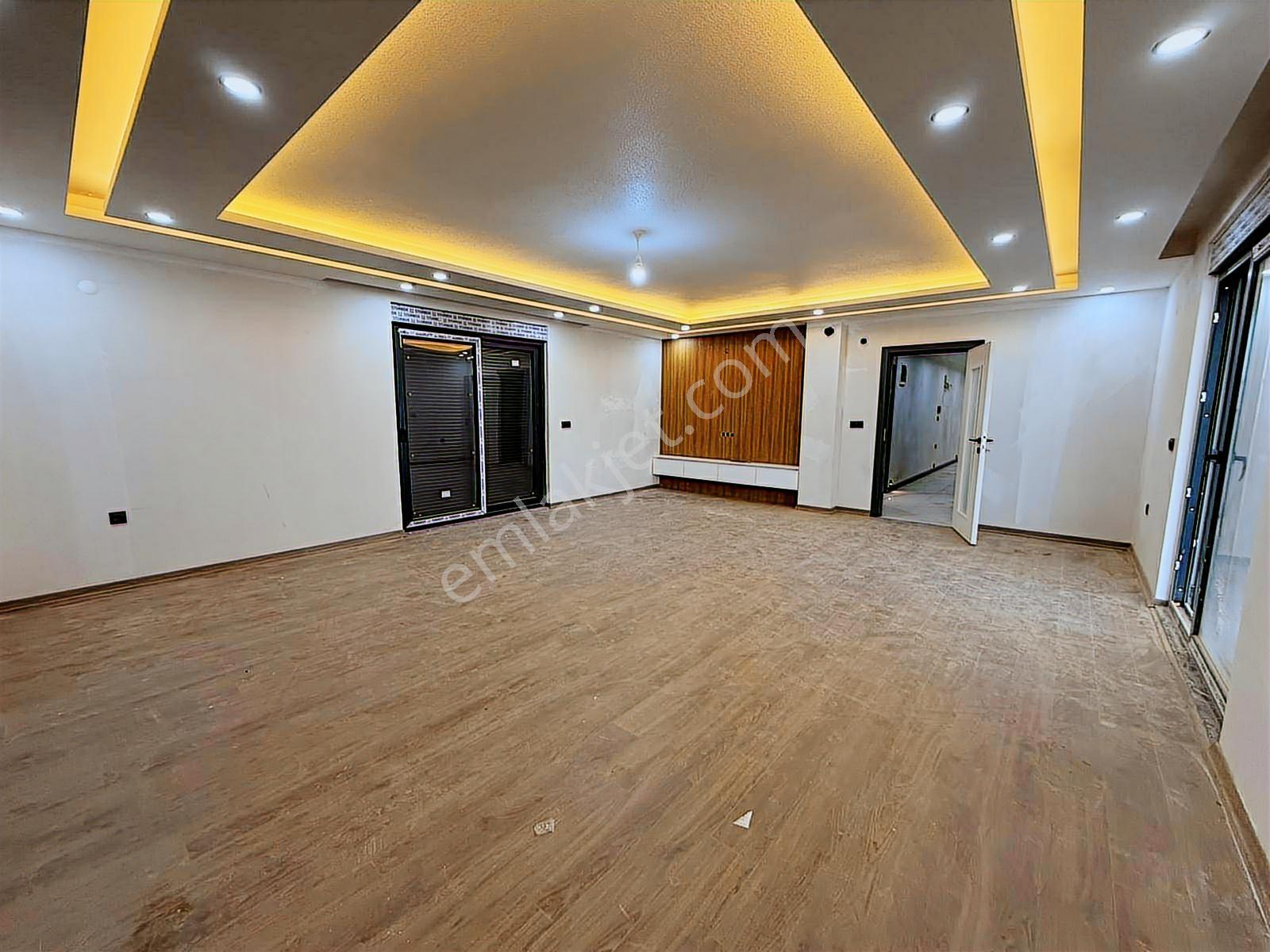 Panaromik Teras Şehrin Merkezinde 3+1 300 M2 Net Düz Ayak... - Görsel 2