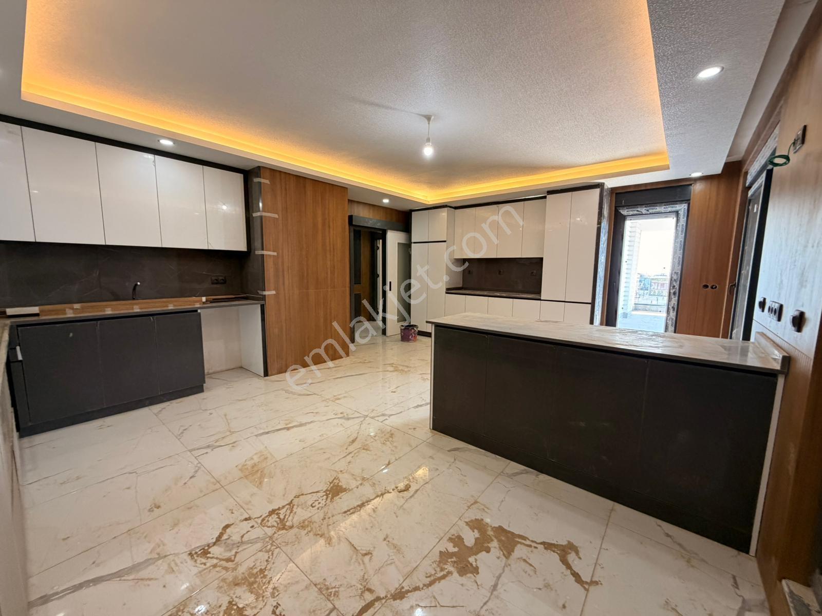 Panaromik Teras Şehrin Merkezinde 3+1 300 M2 Net Düz Ayak... - Görsel 13