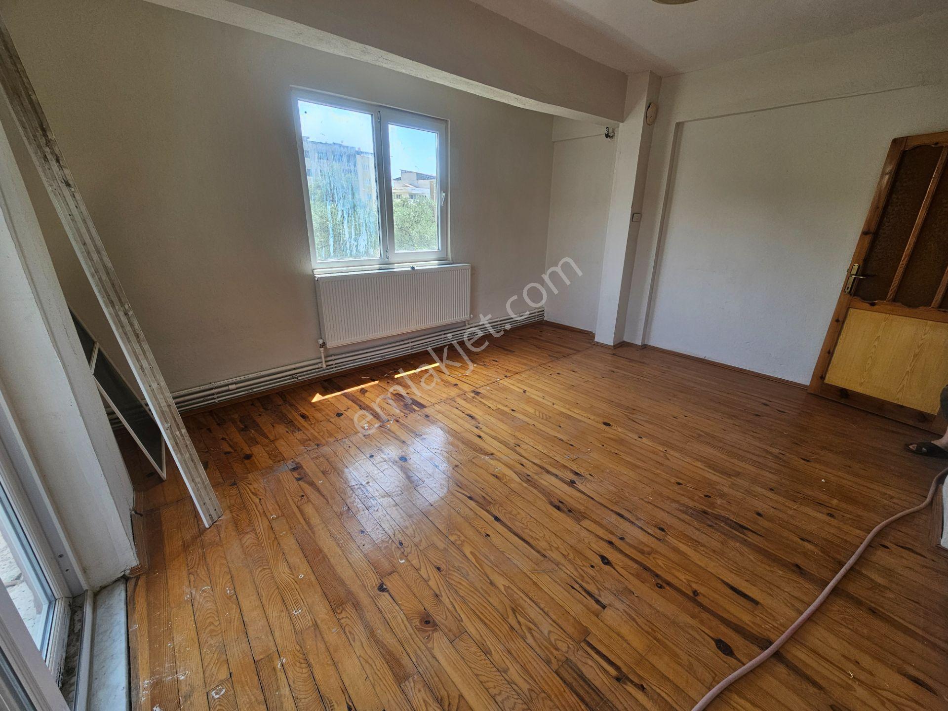 Göçmen Gayrimenkul'den Yeşil Mah.3+1 Doğalgazlı Kiralık Daire - Görsel 13