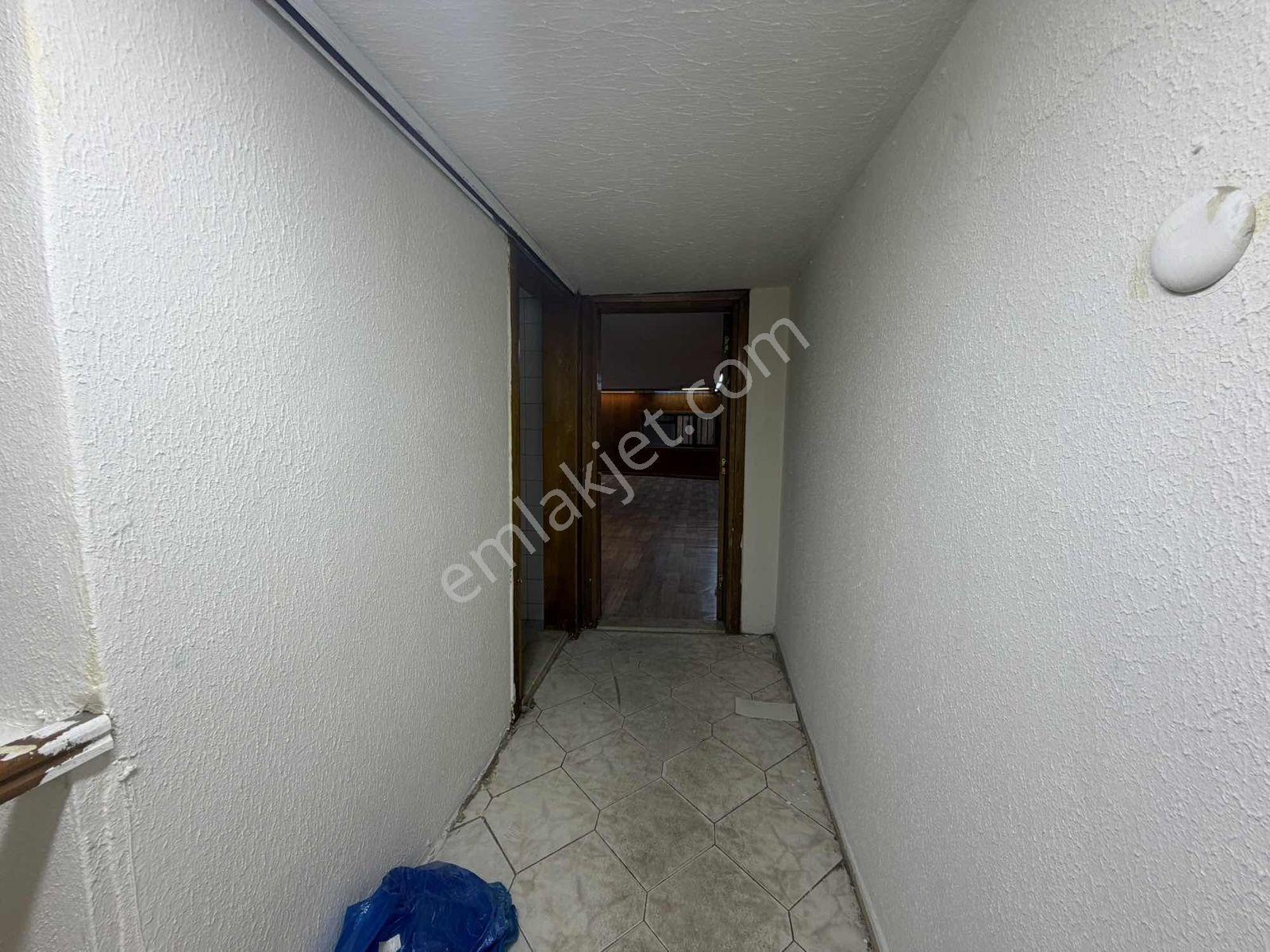 Çarşı Eski Postane Karşı Arasında Kiralık 150 M2 Dükkan