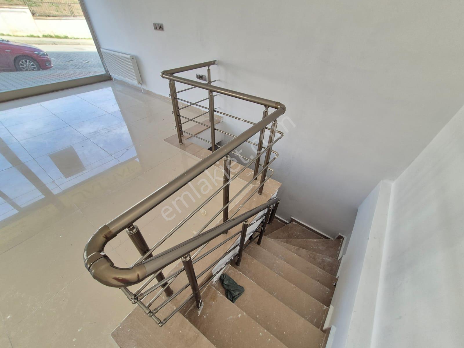 Delux'den Atatürk Mah'de Mükemmel Konumda Kiralık İşyeri - Görsel 9