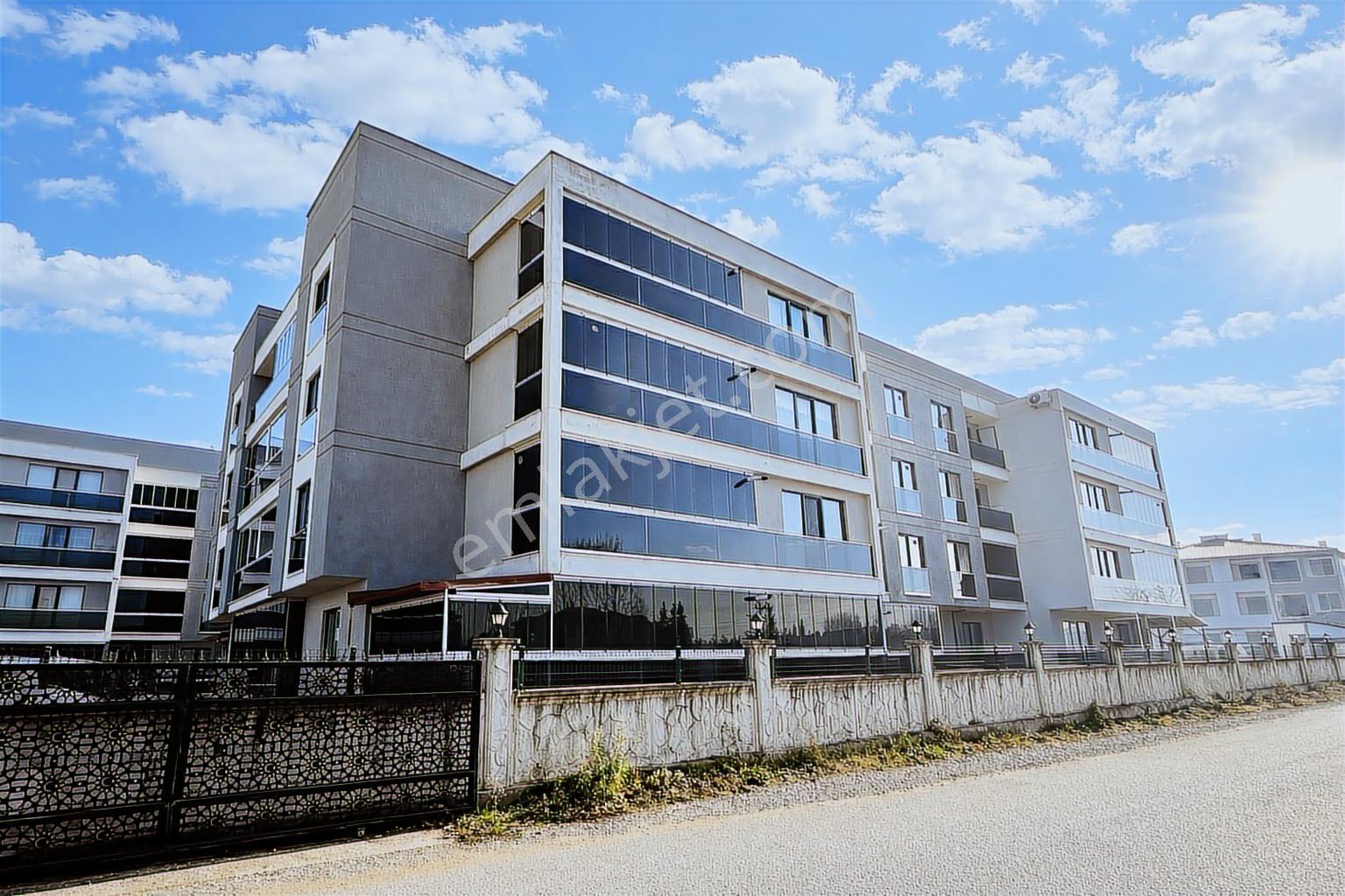 Hak Emlak'tan Beyciler Mah.de Ebeveyn Banyolu Satılık 2+1 Daire