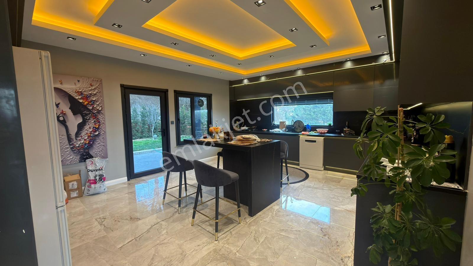 Çatalca Subaşında 650 M2 Full Dekorlu Satılık Lüks Eşyalı Villa - Görsel 16