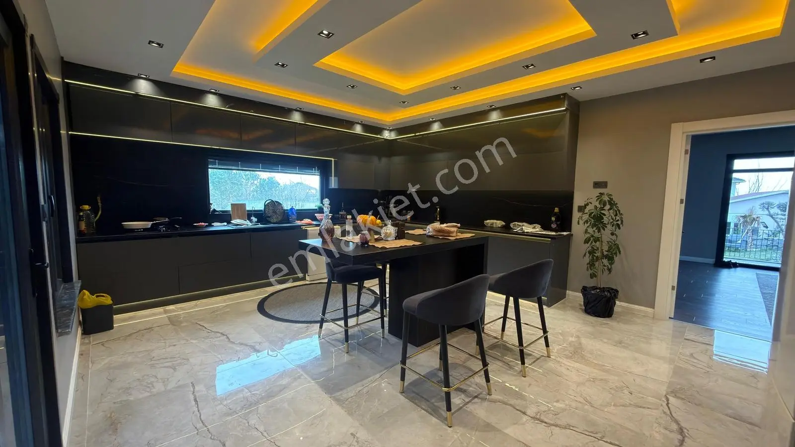 Çatalca Subaşında 650 M2 Full Dekorlu Satılık Lüks Eşyalı Villa - Görsel 3