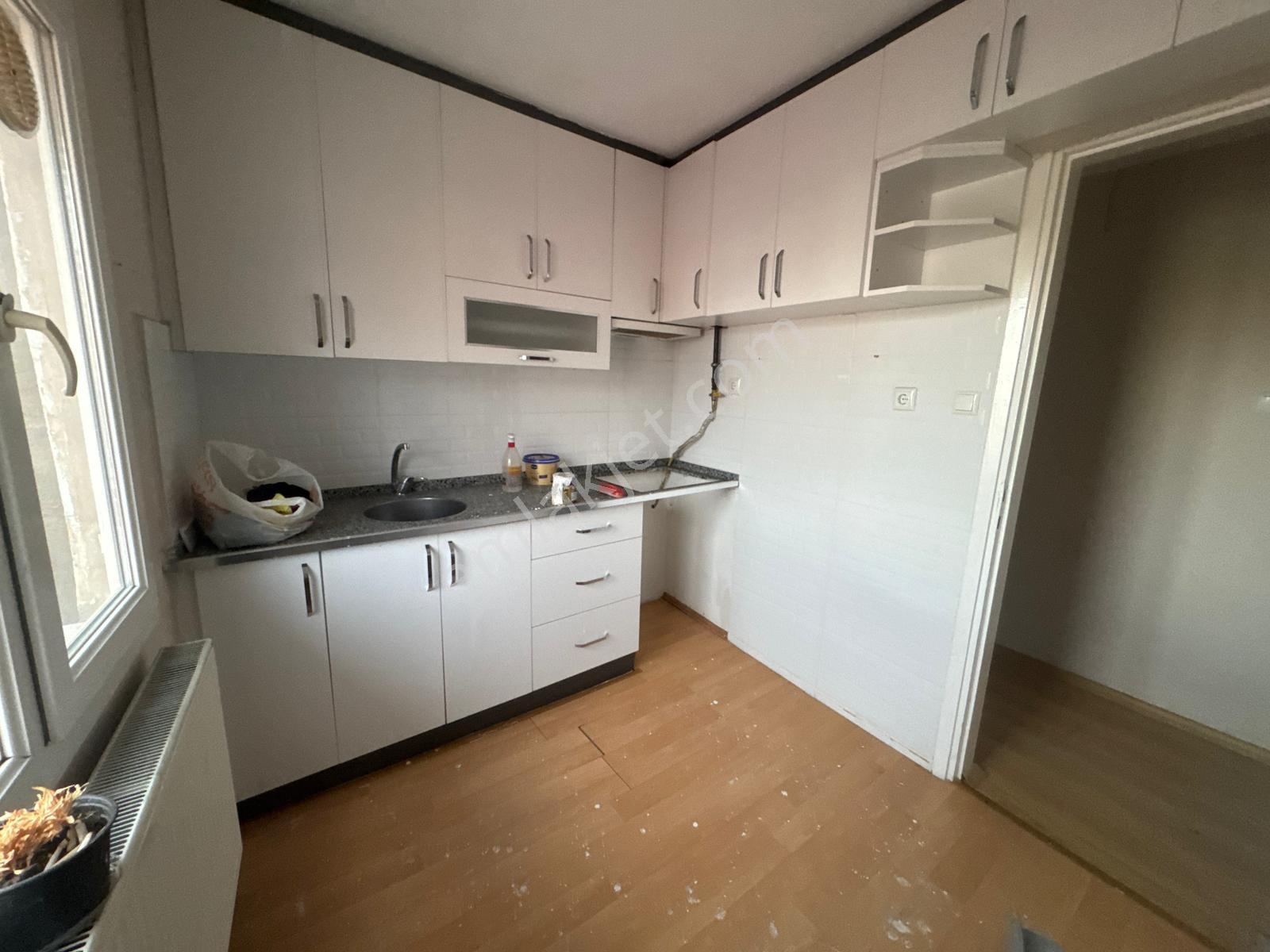 Vizyon Gayrimenkul'den Çarşı Merkezde 2+1 Kiralık Daire