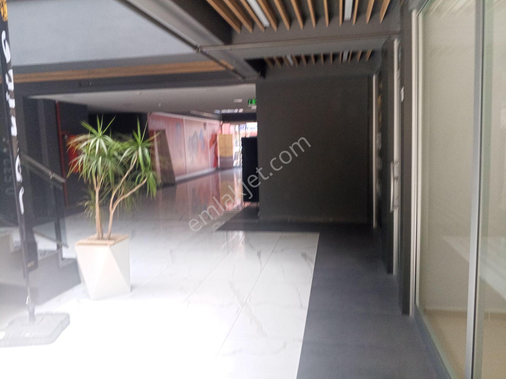 Yarımcapark İş Merkezinde Kiralık Dükkan - Görsel 8