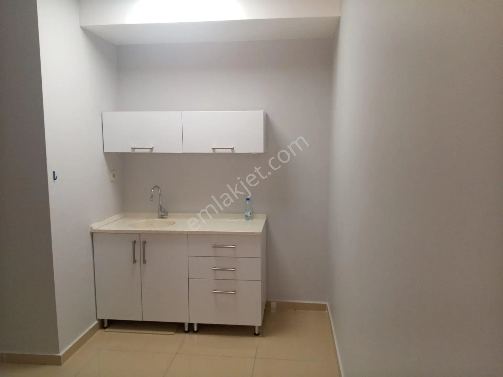 Yarımcapark İş Merkezinde Kiralık Dükkan
