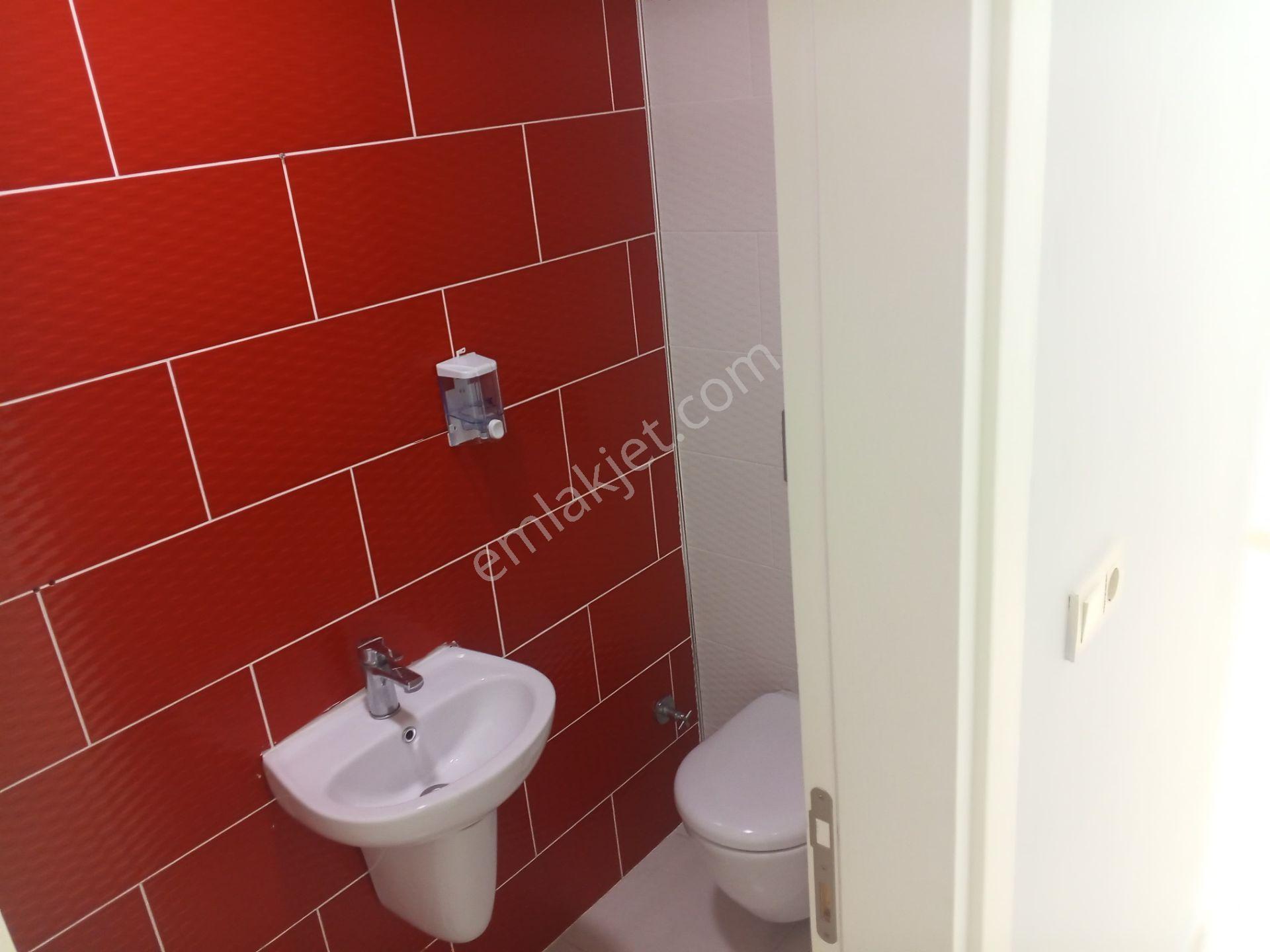 Yarımcapark İş Merkezinde Kiralık Dükkan - Görsel 3