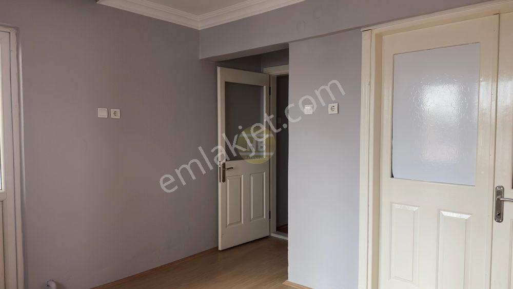 Hb'den 4+1 Kiralık Daire, Kent Meydanında Doğalgazlı Manzaralı - Görsel 25