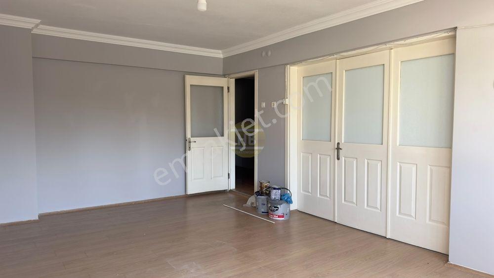 Hb'den 4+1 Kiralık Daire, Kent Meydanında Doğalgazlı Manzaralı - Görsel 3