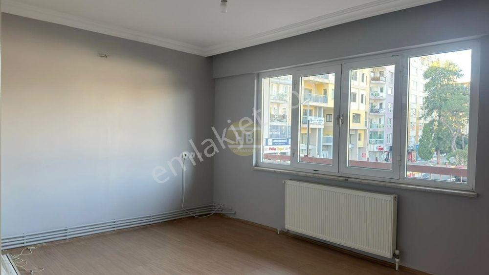 Hb'den 4+1 Kiralık Daire, Kent Meydanında Doğalgazlı Manzaralı - Görsel 8