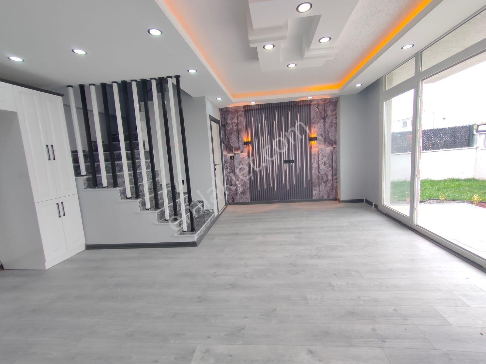 Yeniçiftlikte Köşebaşı Deniz Manz. 4+1 Lüks Villa Kartallar'dan. - Görsel 11