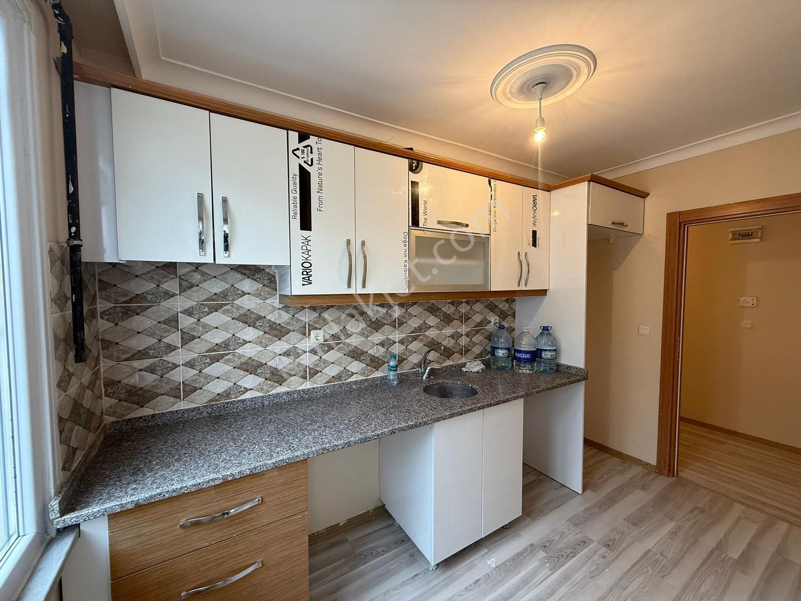 Esenyurt Tabela'da Sıfır Asansörlü Aile Binasında Lüx 2+1 Daire - Görsel 13