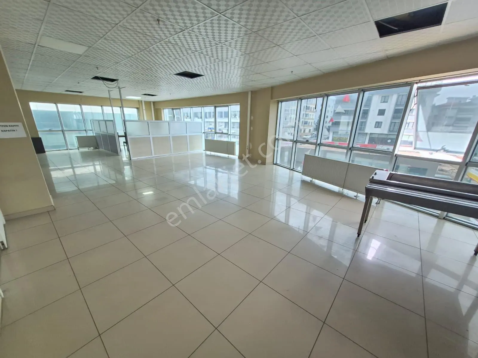Delux'den Tabela Değeri Yüksek Plaza'da Kiralık İşyeri
