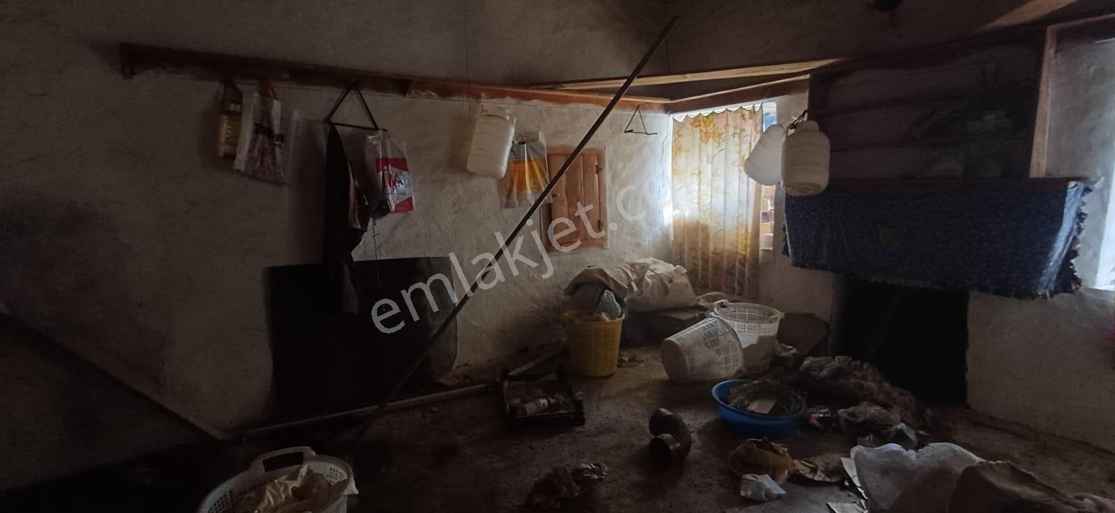 Manisa Yunus Emre Asmacık Köyünde Satılık Taş Köy Evi - Görsel 9