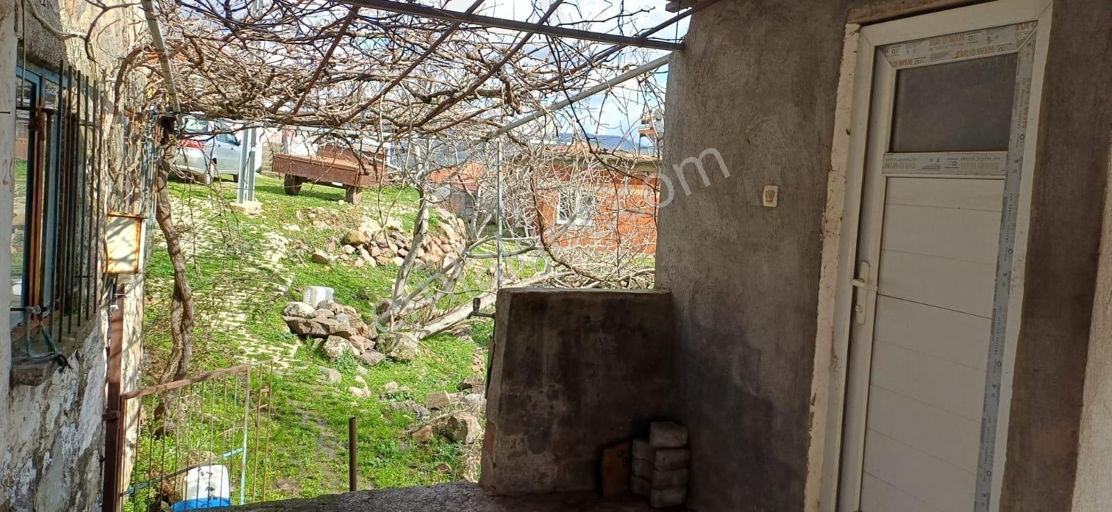 Manisa Yunus Emre Asmacık Köyünde Satılık Taş Köy Evi - Görsel 7