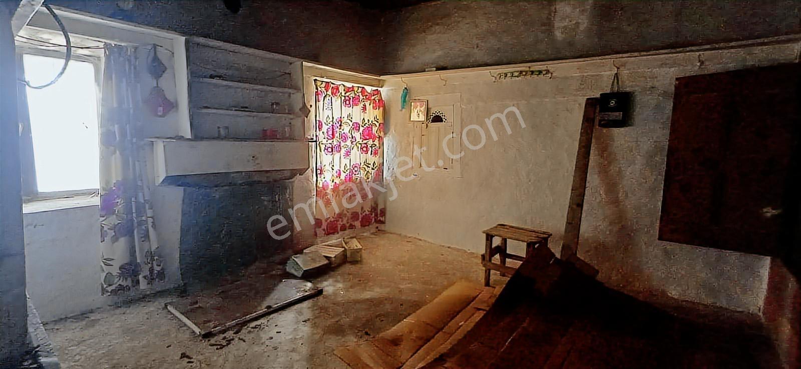Manisa Yunus Emre Asmacık Köyünde Satılık Taş Köy Evi - Görsel 8