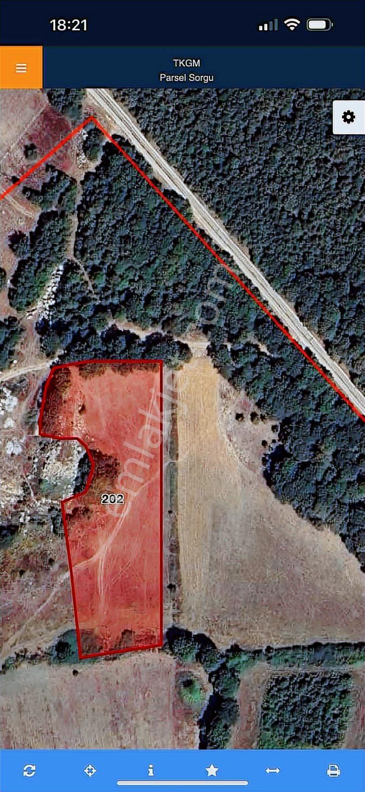 Nisan'dan Mustafakemalpaşa Uğurlupınar Satılık 7700 M2 Tarla