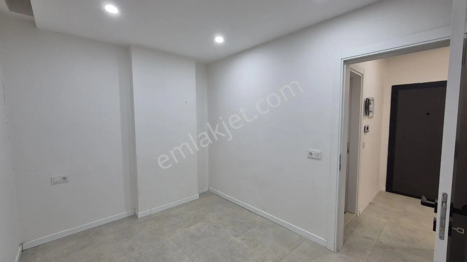 Aybars'tan Karahasanlı'da Kiralık 1+1 Eşyasız Apart - Görsel 15