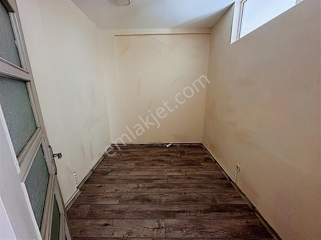 Bostanlı Çarşı İçerisinde Kiralık Ofis - Görsel 2