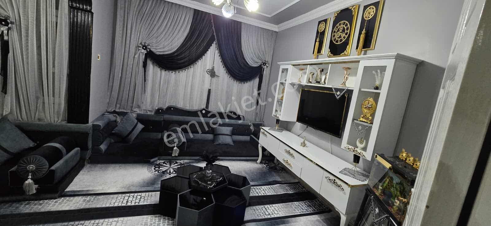 Çırağan Gayrimenkul'den Bahçelievlerde Satılık Bakımlı 2+1 Daire - Görsel 3