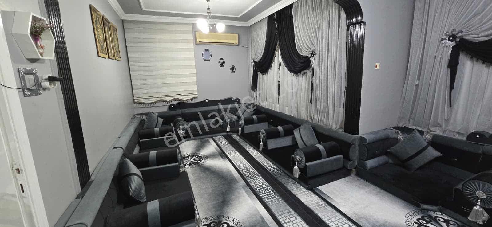 Çırağan Gayrimenkul'den Bahçelievlerde Satılık Bakımlı 2+1 Daire