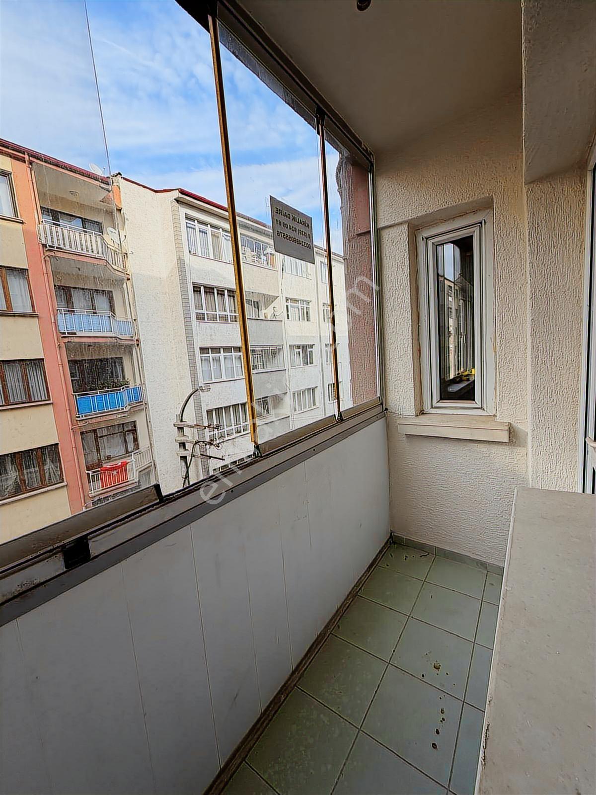 Oscar'dan Kırım Caddesi Üzeri İki Balkonlu Geniş 2+1 Daire - Görsel 25