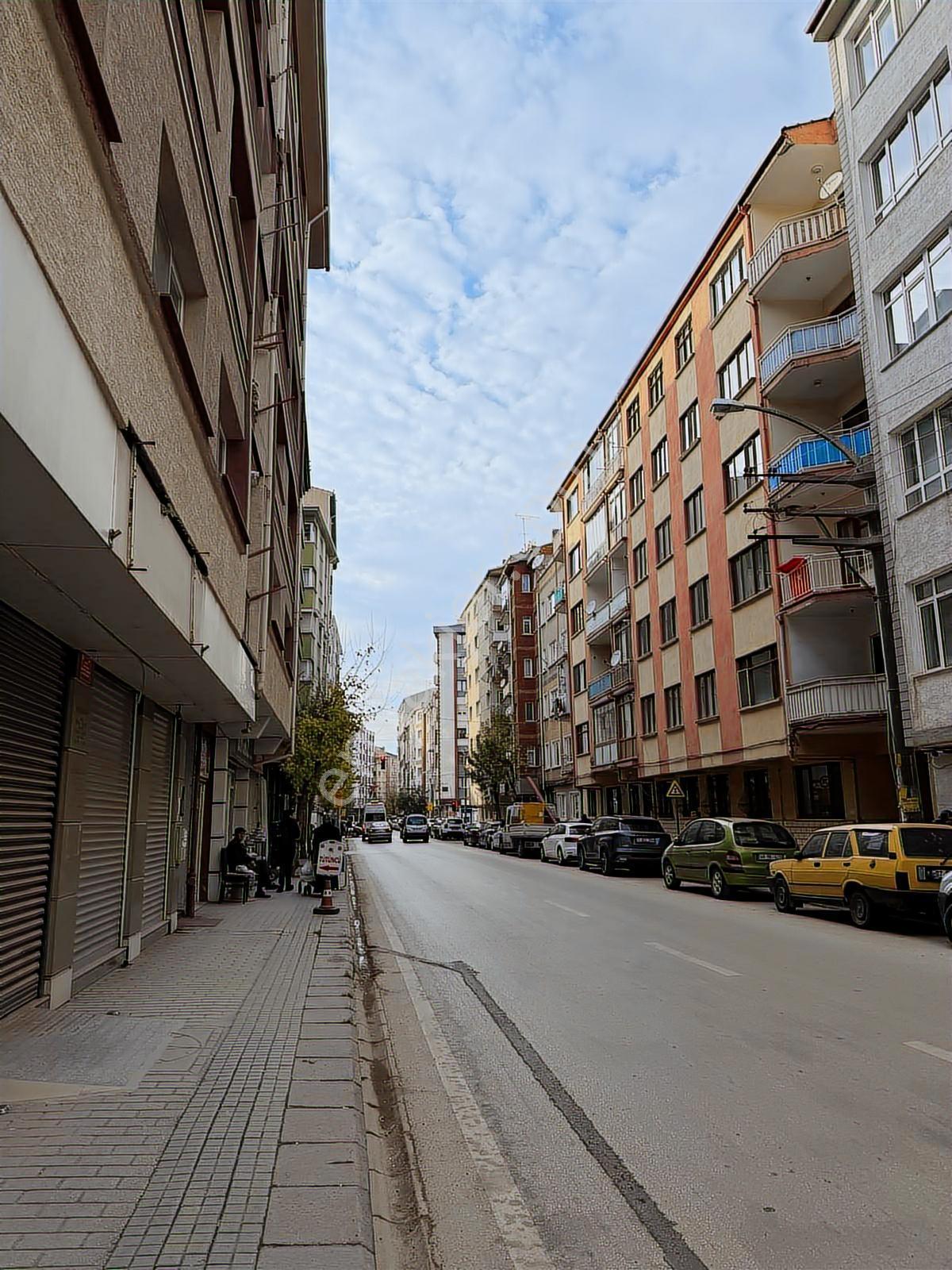 Oscar'dan Kırım Caddesi Üzeri İki Balkonlu Geniş 2+1 Daire - Görsel 29