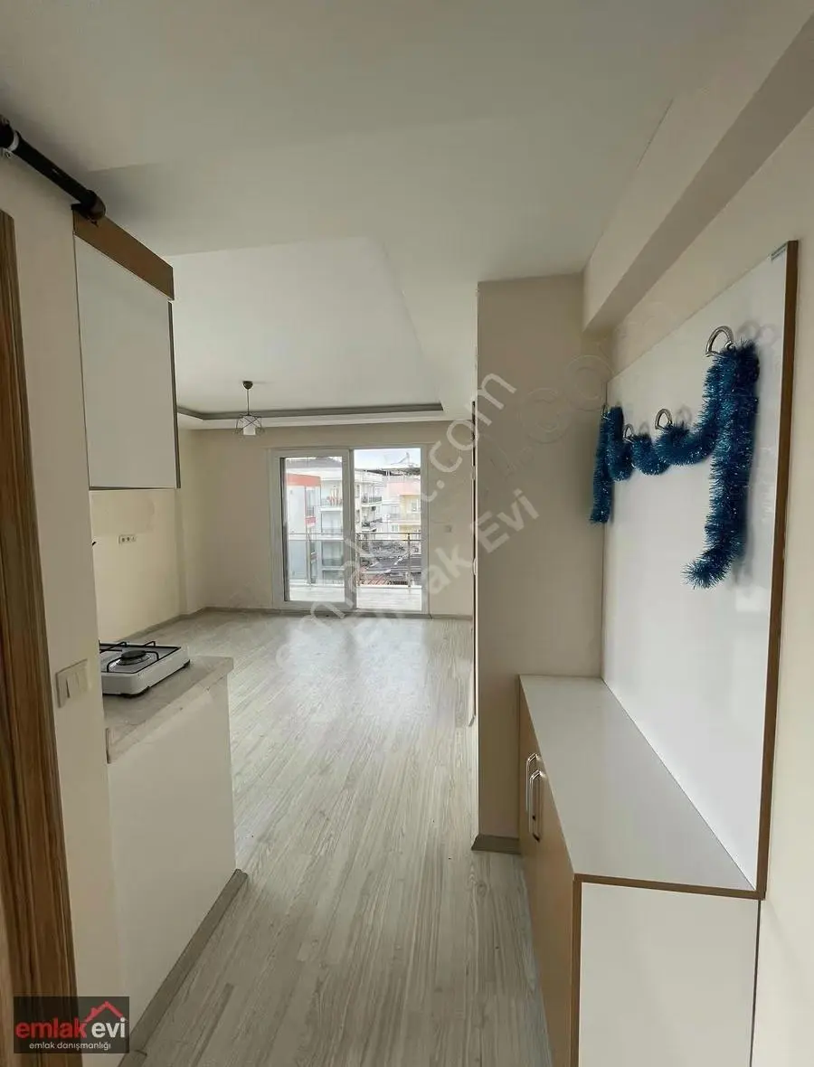 Emlak Evi'nden Girne Mh'nde Geniş Balkonlu 2+1 Satılık Daire - Görsel 2