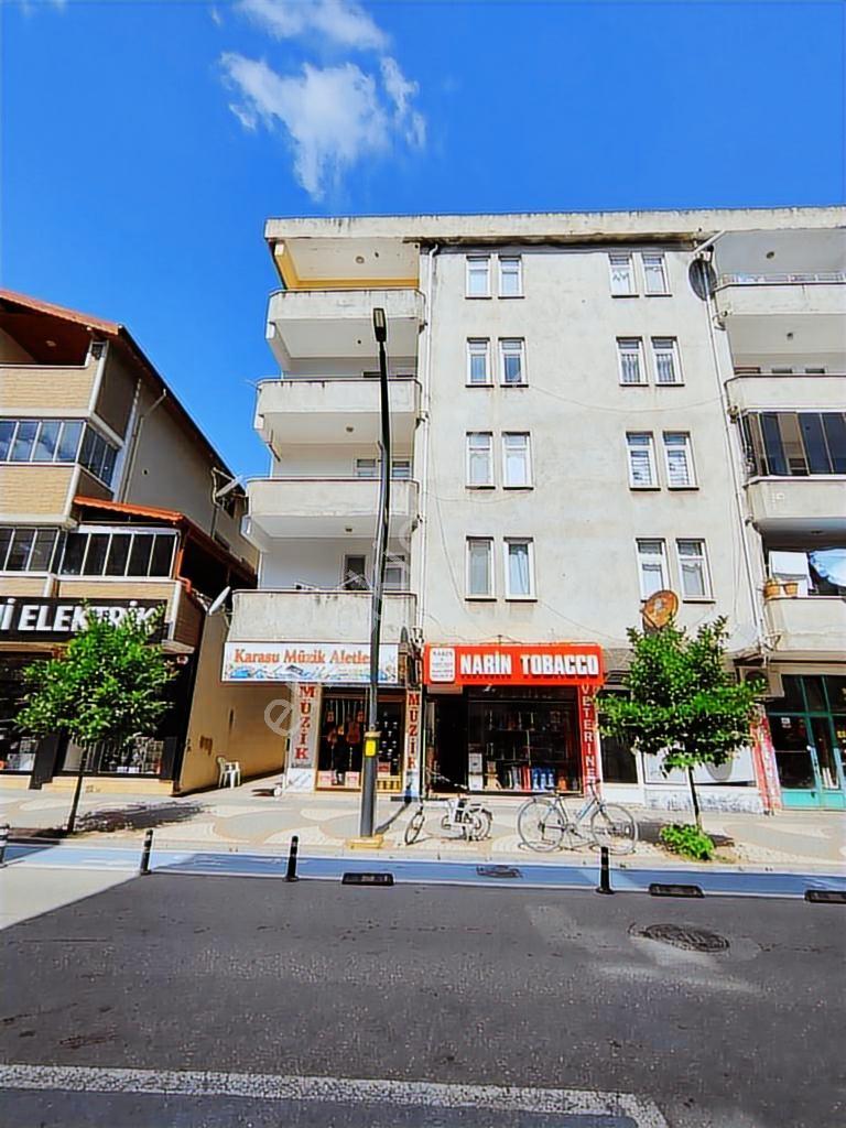 Satılık 3+1 Merkezi Konumda Cadde Üzerinde 130 M² Daire