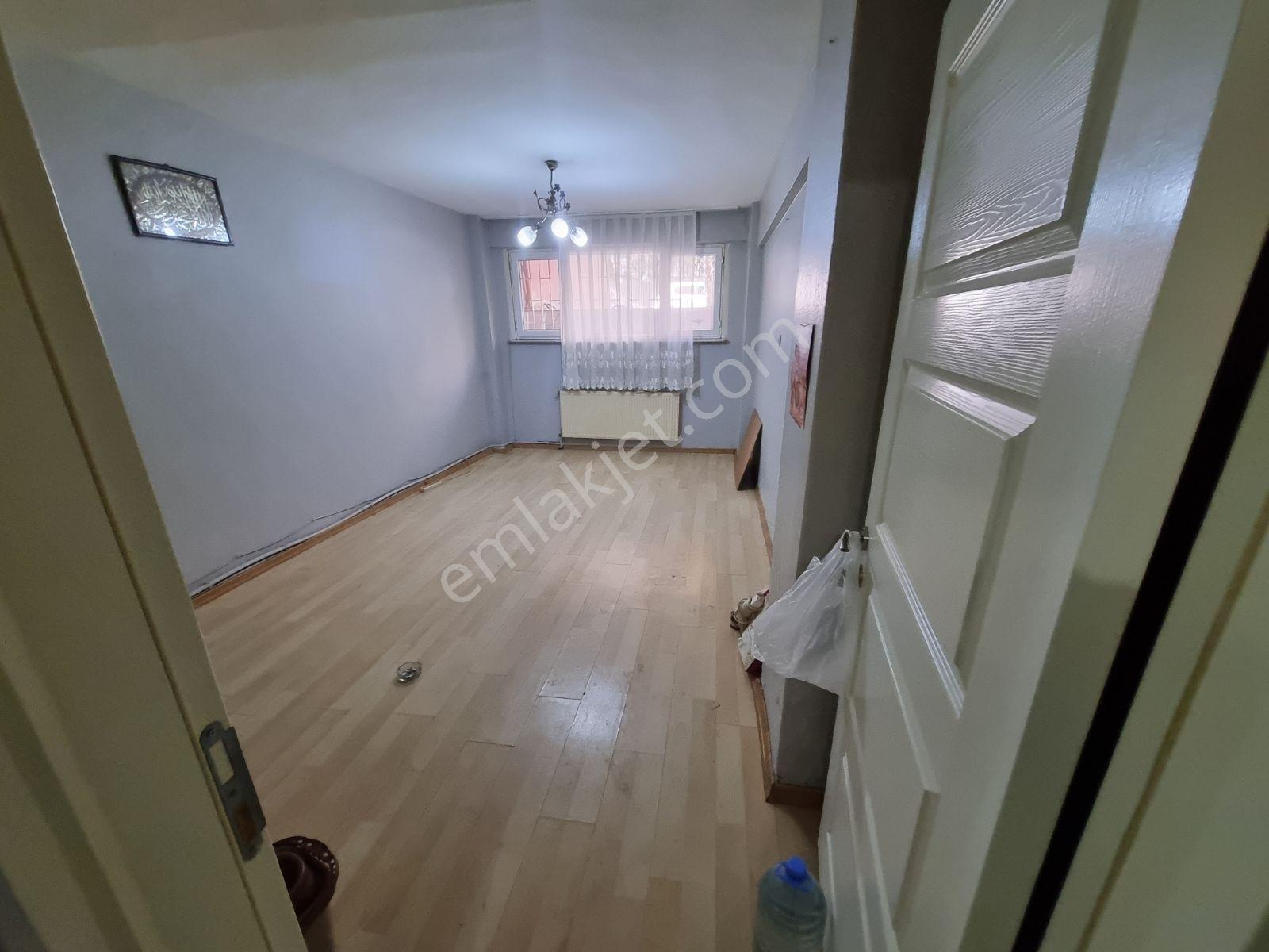 Kocamustafapaşa 80mk 2+1 Bahçeli Bodrum Katı 2.900.000tl - Görsel 3