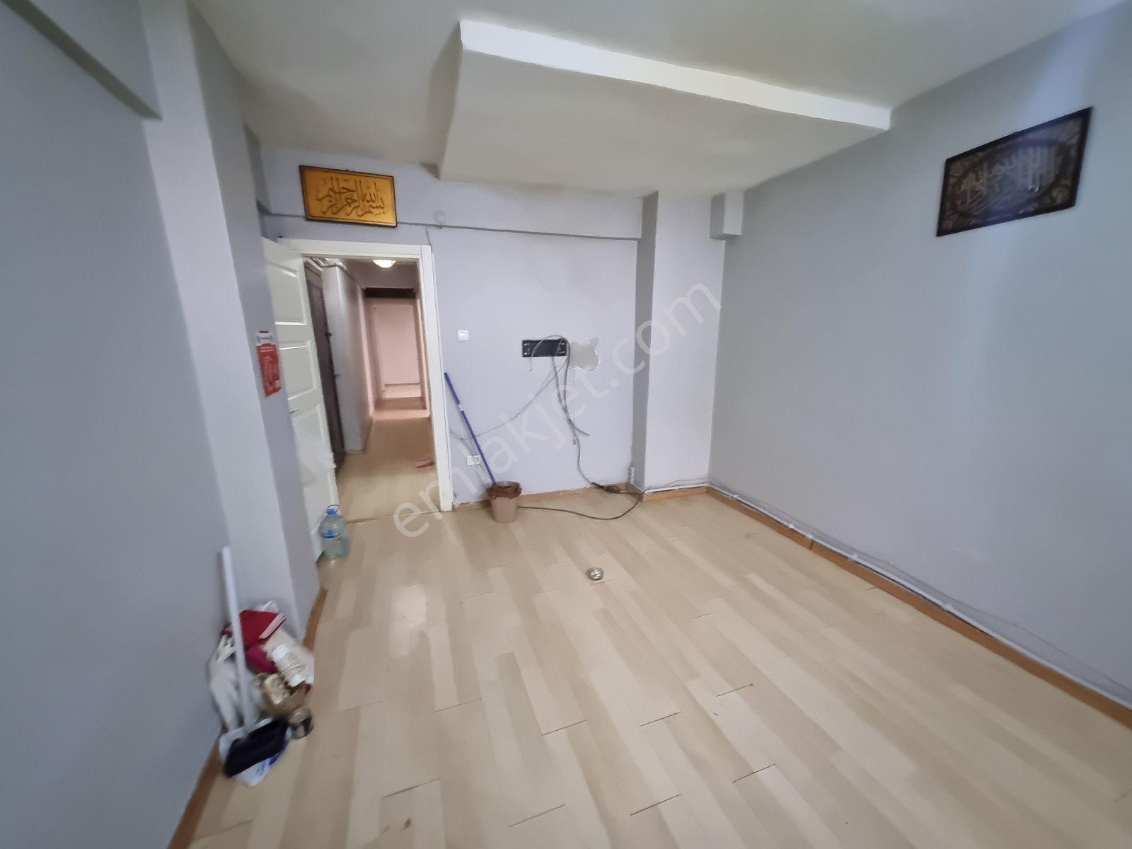 Kocamustafapaşa 80mk 2+1 Bahçeli Bodrum Katı 2.900.000tl - Görsel 5