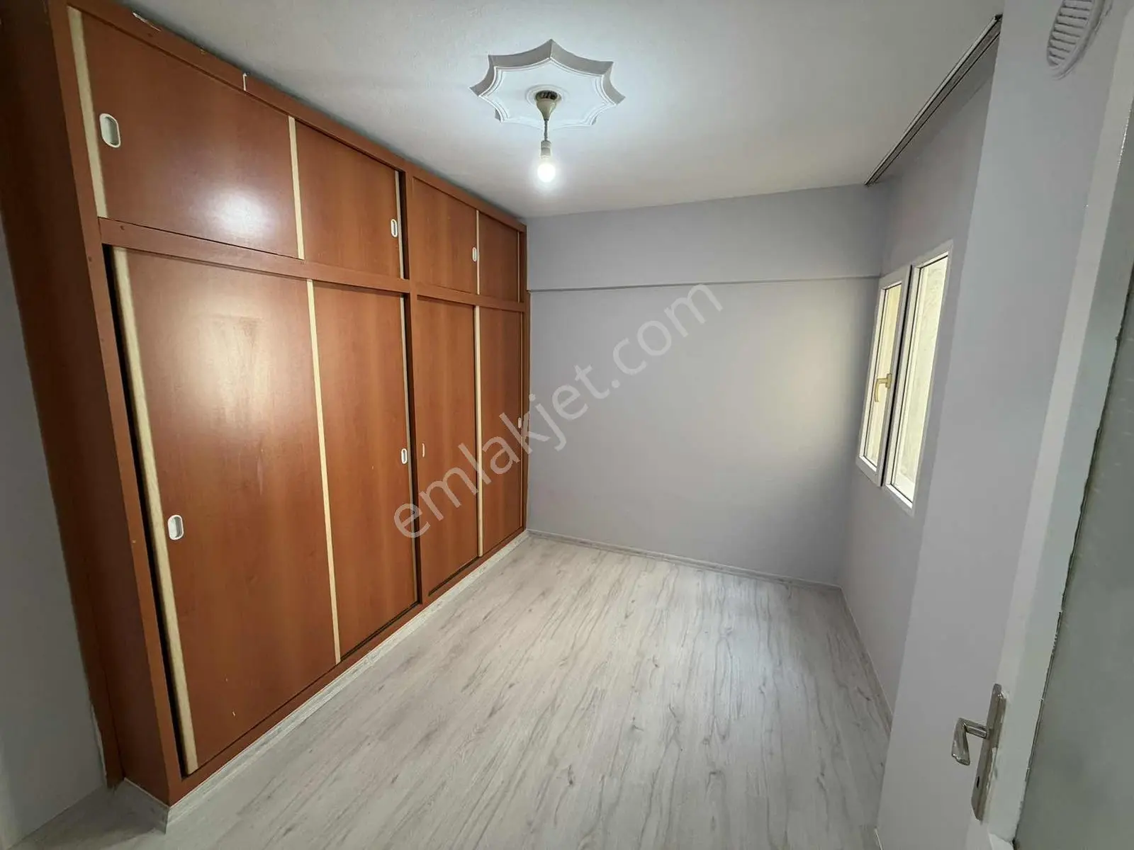 Karakaş'tan Tahir Ün Cd. İşlek Caddede 2+1 Ev / Ofis Fırsatı - Görsel 33