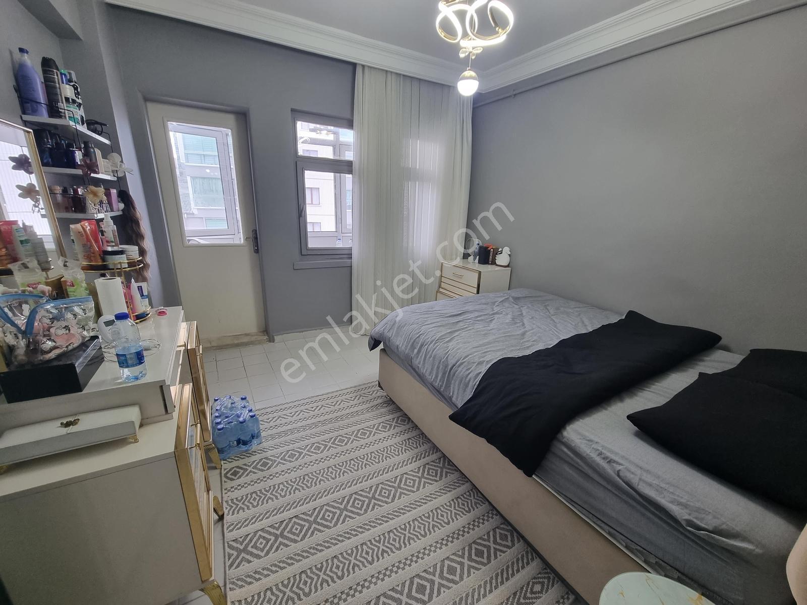 İmir Emlak'tan 3+1 130m2 Ayyıldız Cadde Üstünde 3.kat Daire - Görsel 3