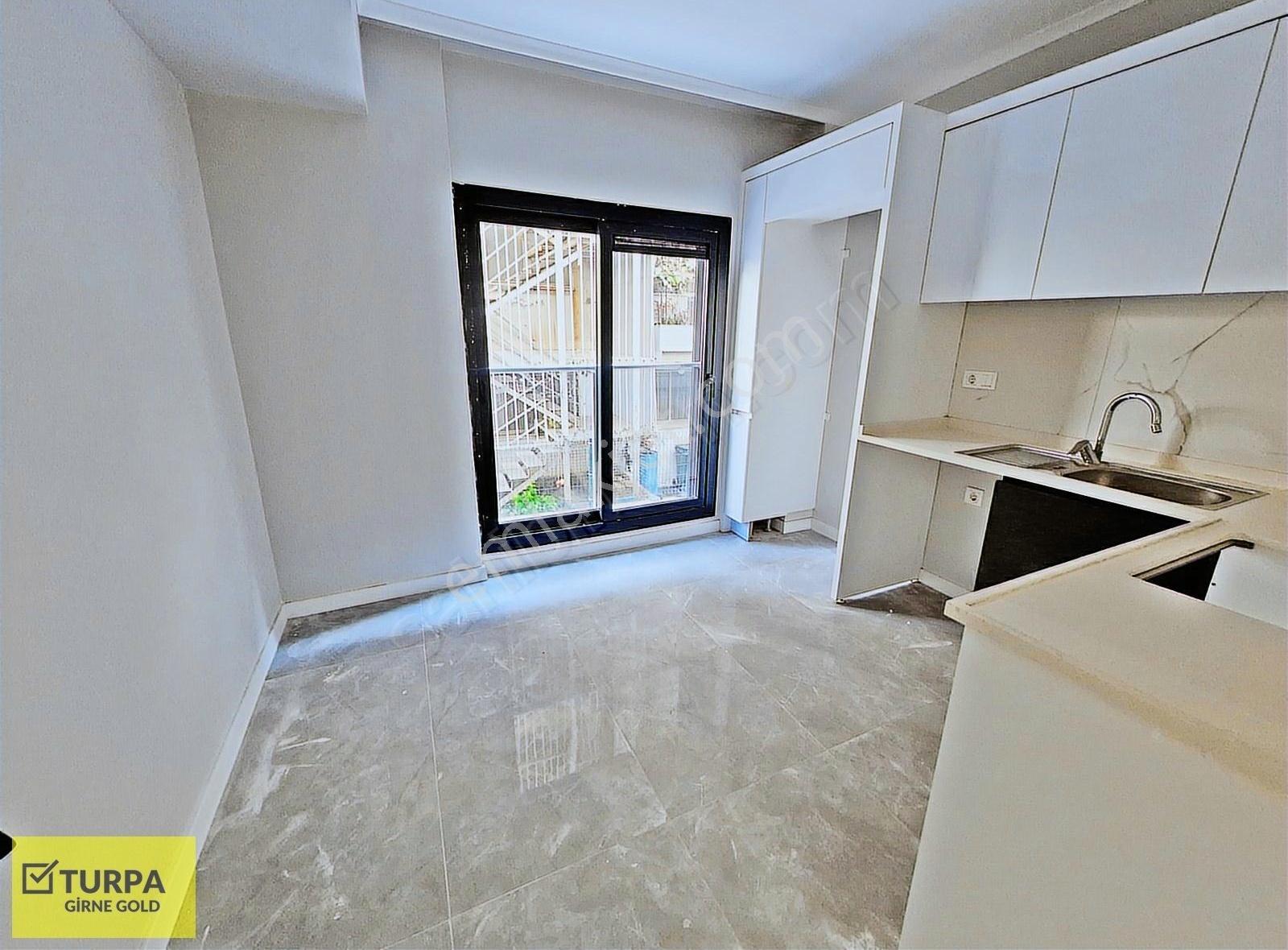 Bostanlı'da Köşe Konumda Ebeveyn Banyolu 3+1 Satılık Sıfır Daire - Görsel 23