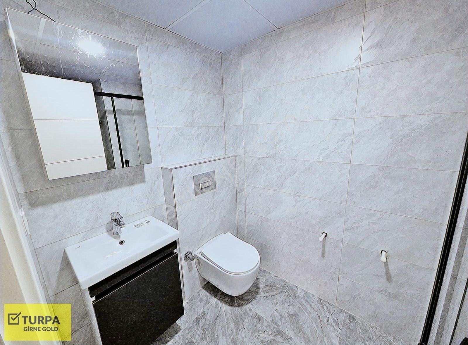 Bostanlı'da Köşe Konumda Ebeveyn Banyolu 3+1 Satılık Sıfır Daire - Görsel 31