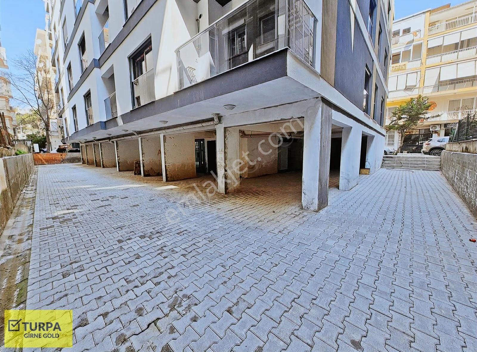 Bostanlı'da Köşe Konumda Ebeveyn Banyolu 3+1 Satılık Sıfır Daire - Görsel 54